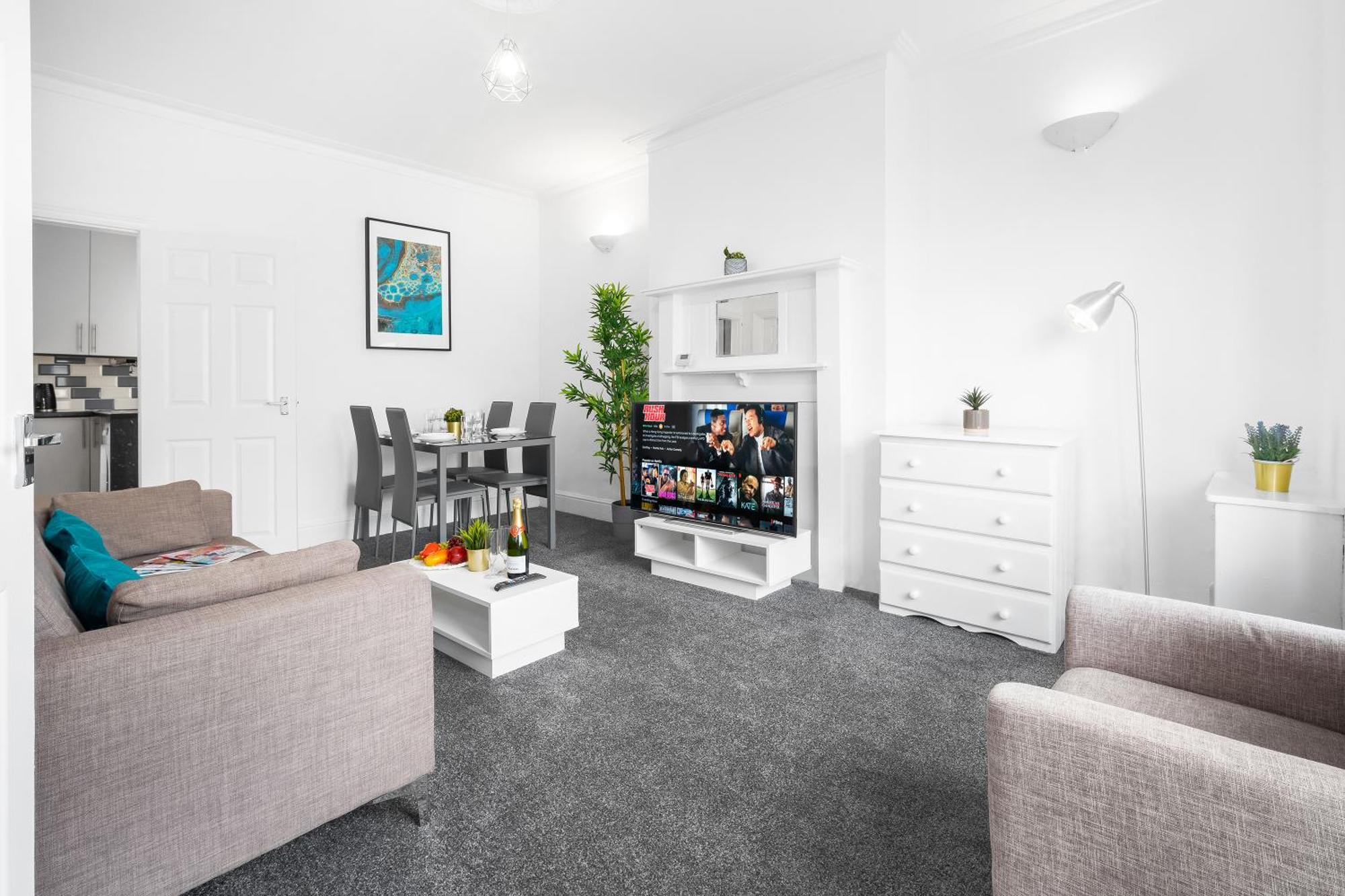 Harborne 2 Bedroom House - Parking - Smart Tv - Wifi - 62W バーミンガム エクステリア 写真